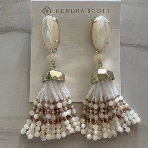 Kendra Scott Dove earring in Mother of Pearl- gold detail- NWT